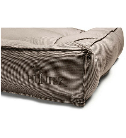 Hunter Lancaster Bruin dog bed, 120x90 cm, with plush fabric and raised edges, designed for comfort and support for dogs.