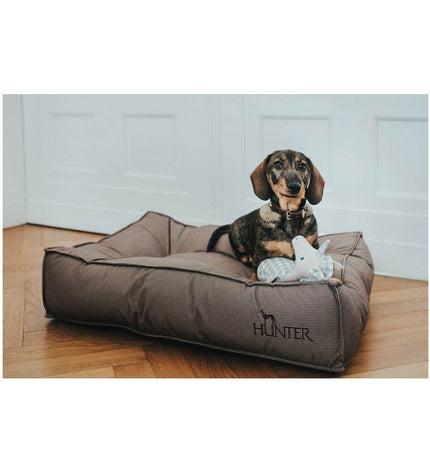 Dog bed for Hunter Lancaster Bruin, 120x90 cm, with soft fabric and cushioned sides, designed for comfort and support.