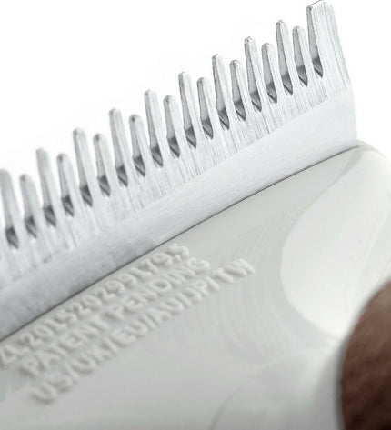 Hunter Dematteerkam for dogs with fine, stainless steel teeth for gentle grooming and detangling pet fur.