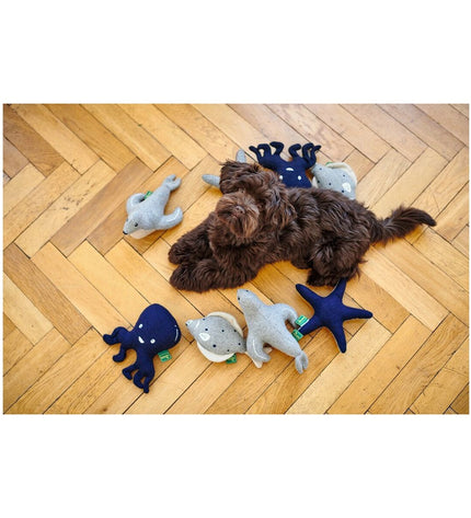 Dark blue and gray Hunter dog plush toy with star pattern, made from polyester, designed for dogs.