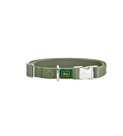 Hunter Groen dog collar for medium to large dogs, adjustable 45-65 cm, with durable design and green color.