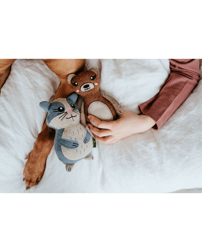 Blue Hunter dog plush toy made from 100% recycled materials, designed for dogs and suitable for hamster play.
