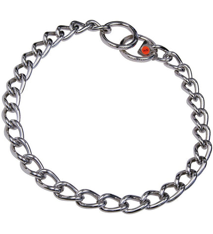 Silver-colored Hs Sprenger dog collar with twisted links, 4 mm wide and 65 cm long, made of durable metal links.