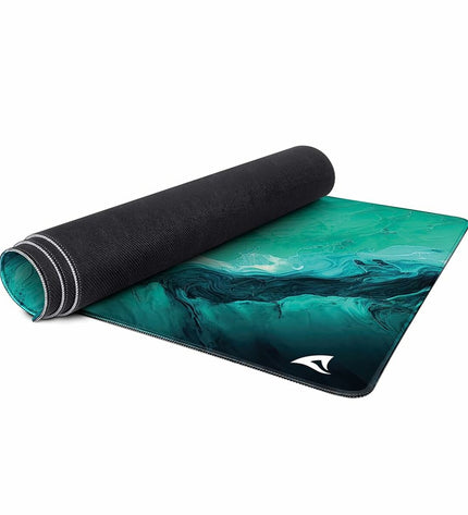 Sharkoon telefoonhoes for electronic plug-and-play game consoles, featuring a sleek design and protective casing.