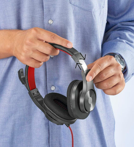 Black Hama gaming headset with microphone, designed for plug-and-play use with game consoles and electronic devices.