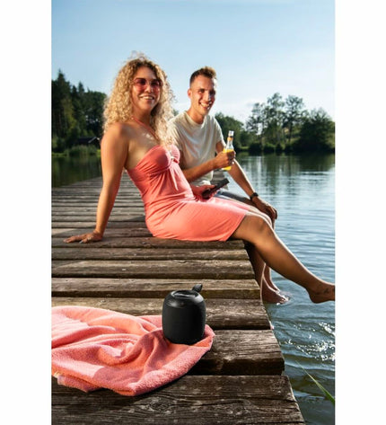Hama 16W black speakers for audio and hi-fi, compact electronic audio equipment with a modern design.