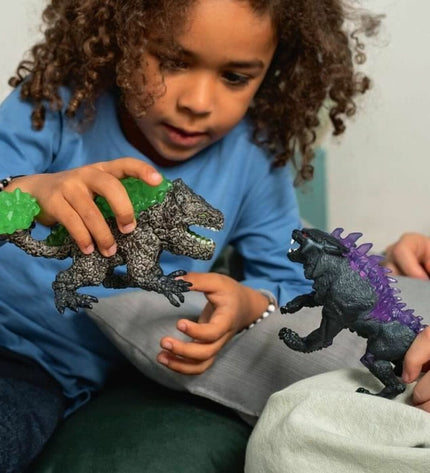 Schleich Dark Lynx and Stone Crusher action figures from the Speelgoed en games collection, detailed animal and creature figurines.