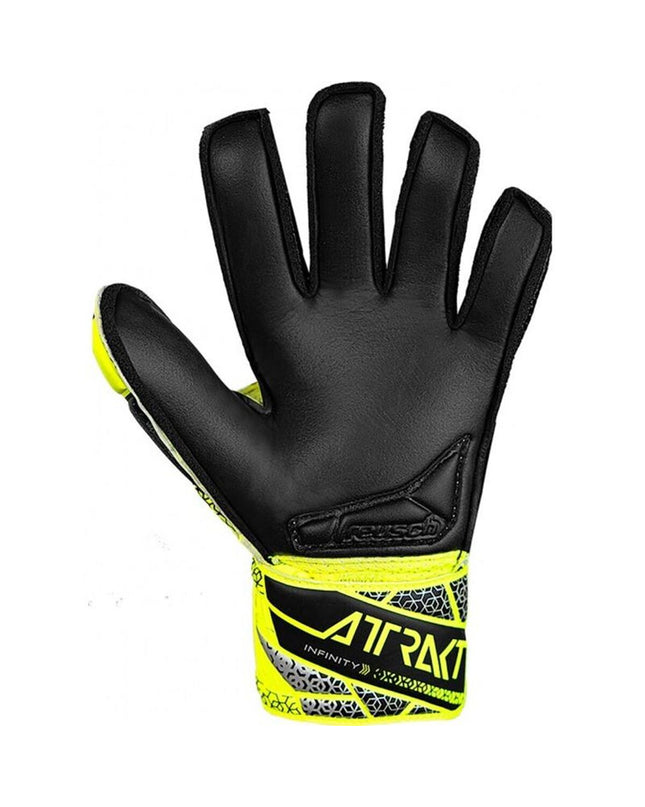 Reusch Keeperhandschoenen Attrakt Infinity for soccer, showing black goalkeeper gloves with Reusch branding and grip details.