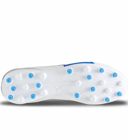 Puma King Match MG adult football shoes in white with black accents, designed for outdoor soccer play.