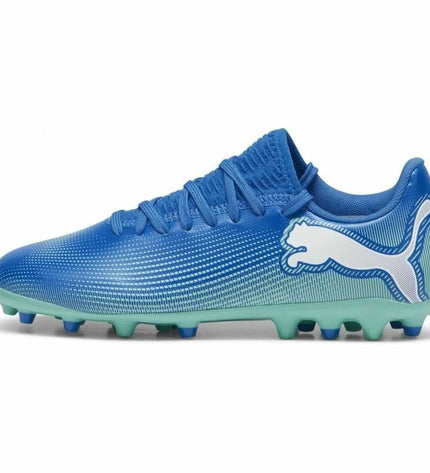 Blue Puma Future 7 Play Mg kids' football shoes, sport and outdoor footwear, showing side view with laces and sole details.