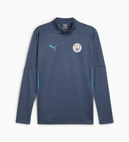 Puma Manchester City adult training sweatshirt for football, featuring team logo and sporty design for outdoor training.