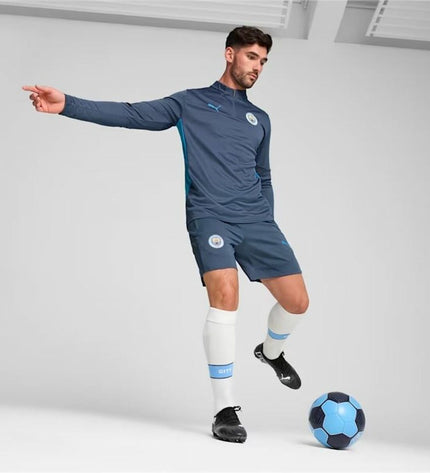 Puma Manchester City training sweatshirt for adults, sporty outdoor football apparel with team logo and comfortable fit.
