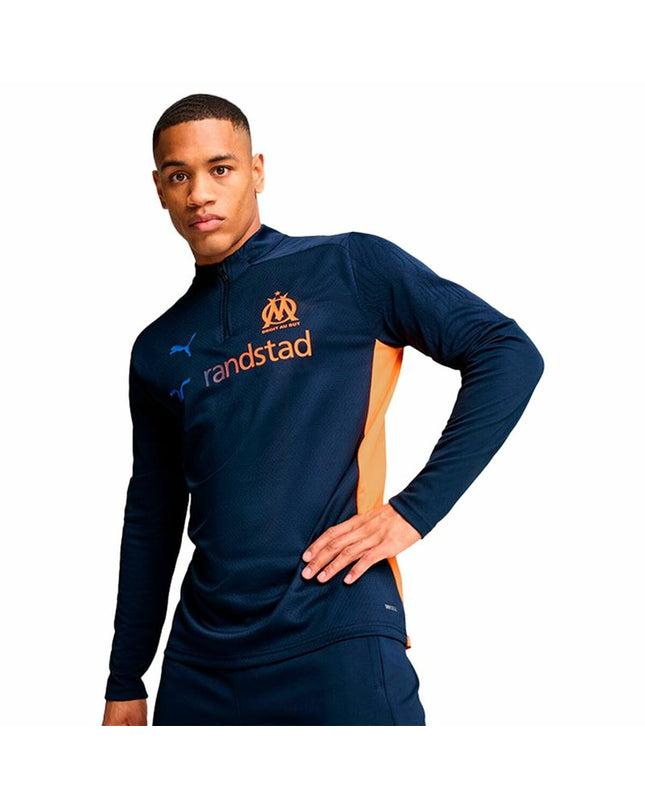 Puma training sweatshirt for adults, sporty outdoor and football apparel, shown in a casual fit and athletic design.