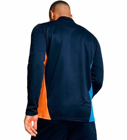 Puma training sweatshirt for adults, sporty and comfortable, suitable for outdoor football activities, shown in a vibrant color.