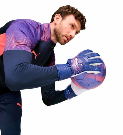 Puma Ultra Match RC goalkeeper gloves in blue and multicolor for adults, designed for soccer and outdoor sports.