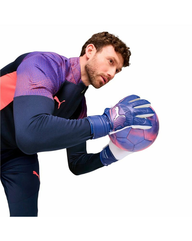 Puma Ultra Match RC goalkeeper gloves in blue and multicolor for adults, designed for soccer and outdoor sports.