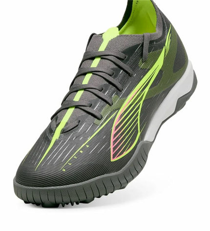 Puma Ultra 5 Match adult football (soccer) cleats for outdoor sports, featuring lightweight design and grip for optimal performance.