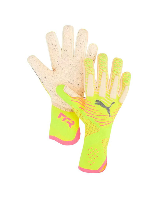 Puma Keeperhandschoenen for adults, sport and outdoor football gloves with padded palms and adjustable wrist straps.