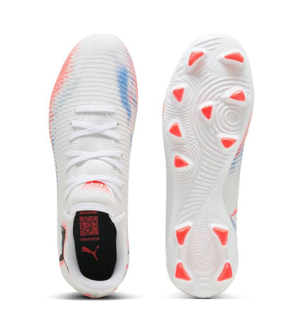 White Puma Future 8 Play FG/AG adult football shoes for outdoor and indoor sports, featuring a sleek design and durable sole.