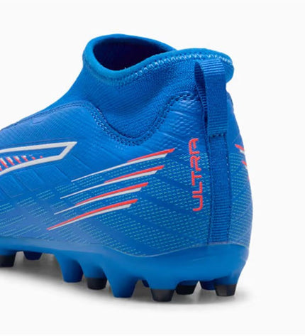Blue Puma Ultra 6 Match+ football shoes for kids, designed for sport and outdoor soccer play, with sporty detailing and secure fit.