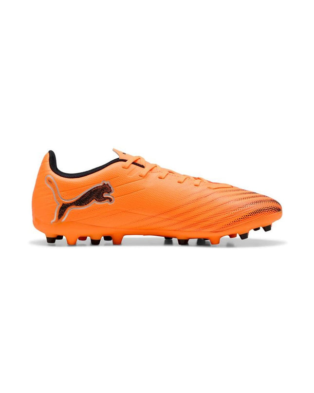 Adult Puma Ultra 6 Play MG football cleats, sport outdoor footwear for soccer, showing black and white design with Puma branding.