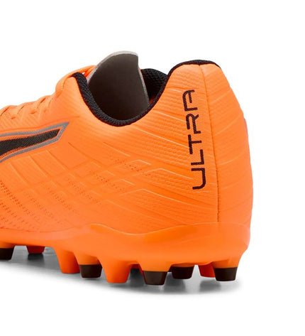 Puma Ultra 6 Play MG adult soccer cleats for outdoor football, featuring lightweight design and studded outsole for grip.