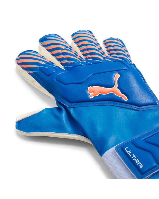 Puma Ultra Match Pro goalkeeper gloves in blue for adults, designed for soccer goalkeeping and outdoor sports.