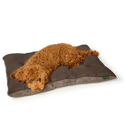 Hunter Rockford dog bed in brown, 80x60 cm, soft fabric with a cushioned surface for comfortable pet rest.