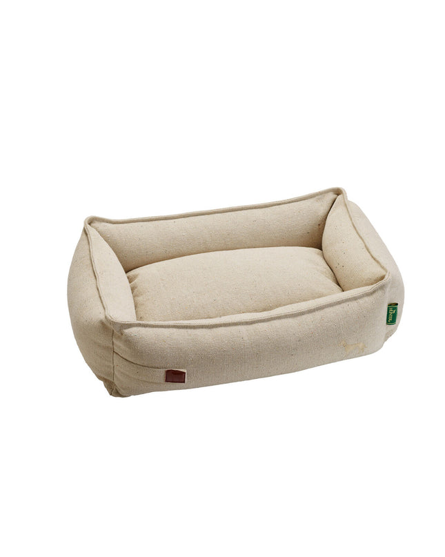 Hunter Belluno beige dog bed in 80x60 cm with soft fabric and cushioned sides, designed for comfort and style.