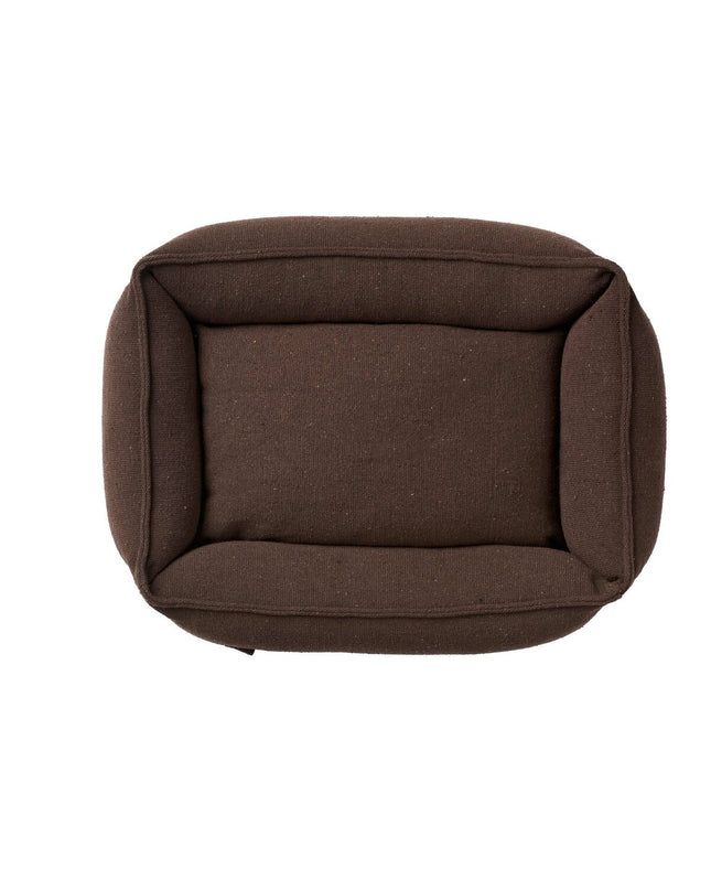 Hunter Belluno dog bed in brown, 80x60 cm, soft cushioned dog resting on the Hunter branded pet bed.