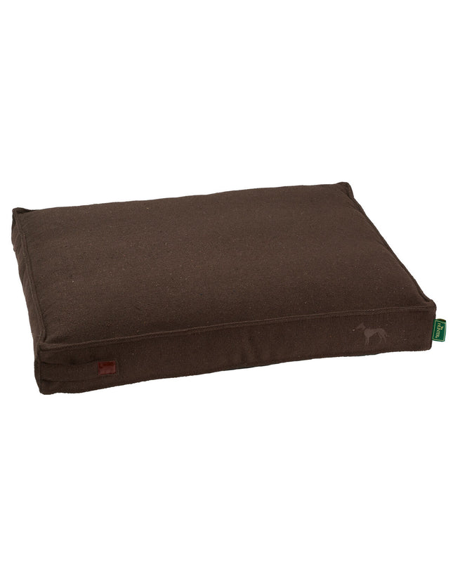 Hunter dog bed in brown, 100x70 cm, soft fabric with raised edges for comfort and support, designed for canine relaxation.
