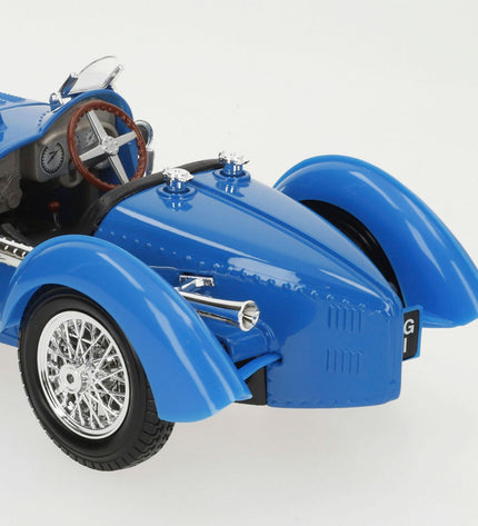 Bburago 1:18 scale Bugatti Type 59 toy car, detailed miniature model of vintage racing vehicle in blue with silver accents.