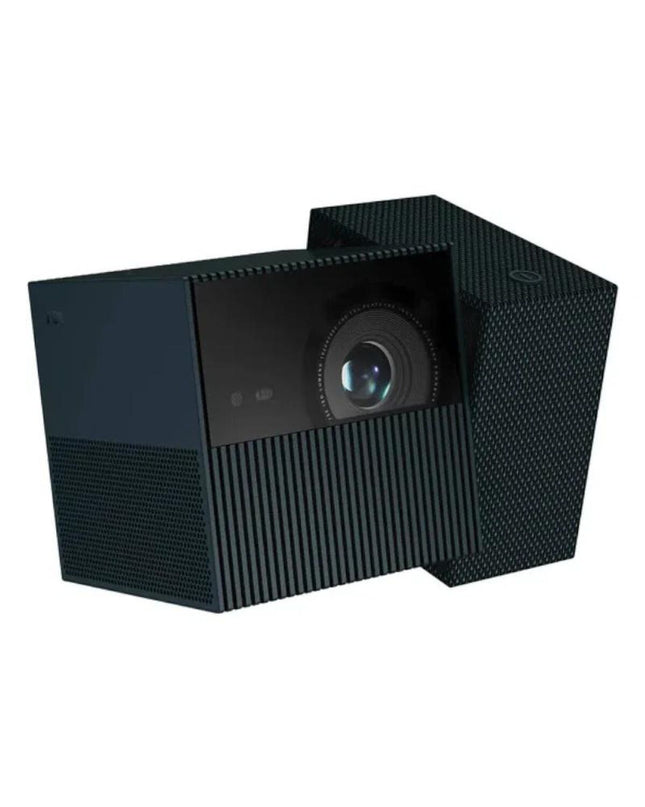 TCL P30D8F-2AOFEU11 Full HD projector with 800 lumens, displaying a bright, clear image on a wall in a home theater setting.