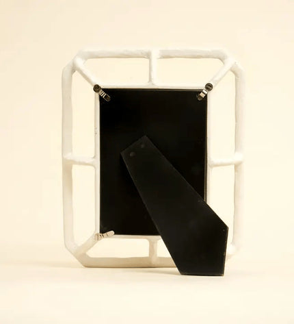 Modern Mesh 5x7 Photo Frame – Stylish Desk & Shelf Décor