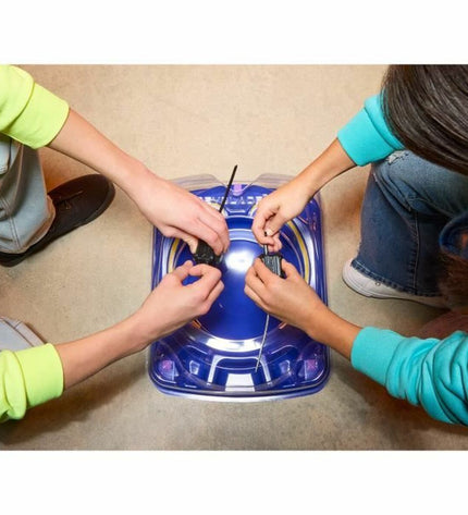 Blue Behendigheidsspel by Hasbro, a skill game with colorful components for fun and challenge.