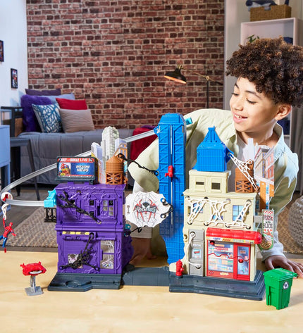 Hasbro action figure toy from the Speelgoed en games collection, featuring detailed character design and pose.
