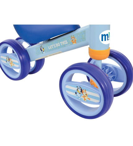 Bluey Loopauto toy in blue, measuring 47x37x25 cm, designed for outdoor play and active fun.