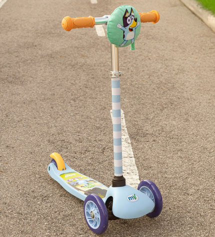 Bluey Step Bluey metal and plastic blue scooter for urban mobility, designed for sports and outdoor use.