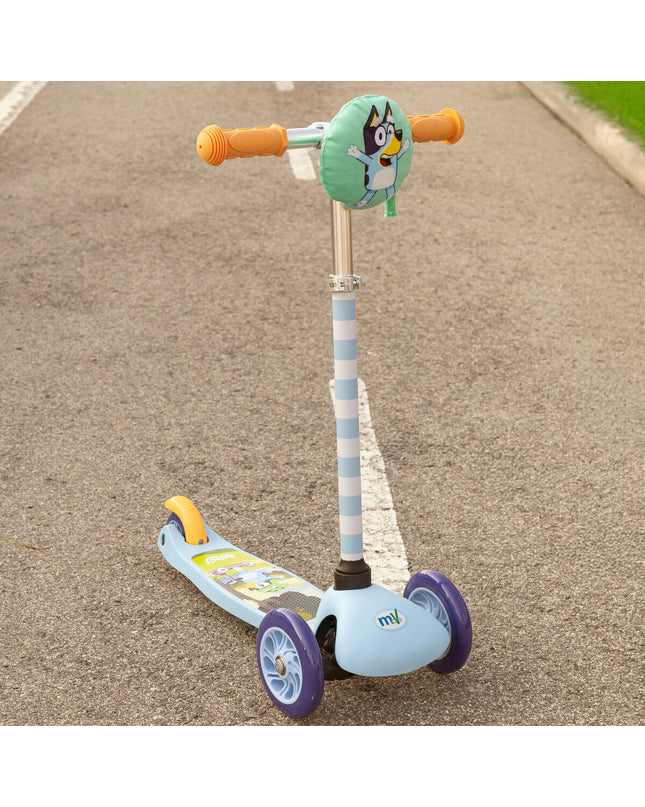 Bluey Step Bluey metal and plastic blue scooter for urban mobility, designed for sports and outdoor use.