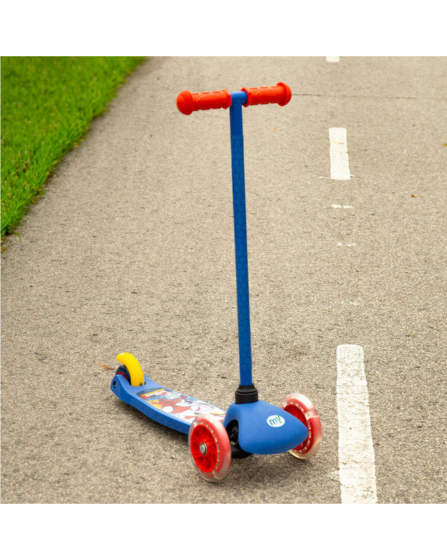 Spidey scooter with rubber, metal, and plastic parts for urban mobility, designed for sports and outdoor use.