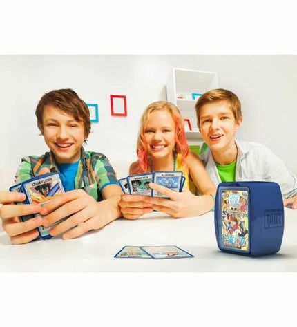 Winning Moves One Piece quiz game, a fun tabletop toy with colorful game pieces and question cards for family entertainment.