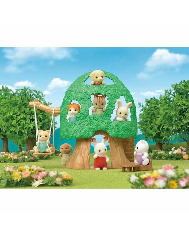Sylvanian Families The Hut with Baby Ecureuil Roux action figures and miniature playset, detailed woodland-themed toy scene.