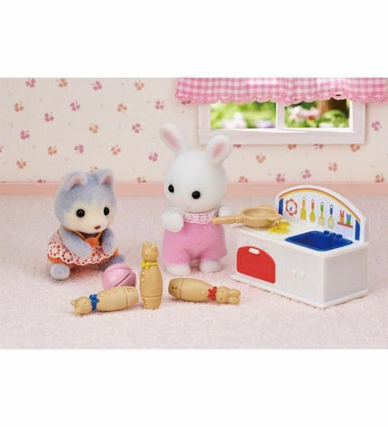 Sylvanian Families 5709 rabbit action figure, detailed plush toy from collectible playset, featuring realistic fur and charming design.