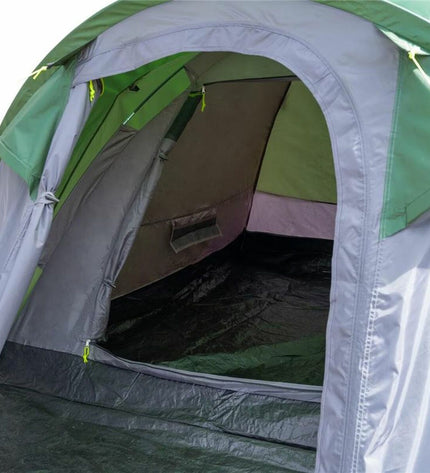 Regatta Kampeertent Regatta RCE372-U9Q in multicolour set up outdoors, suitable for camping and outdoor adventures