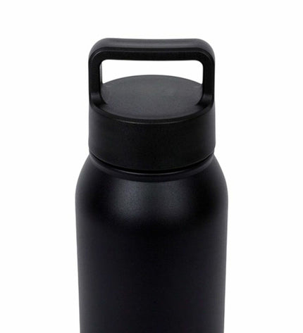 Regatta RCE555-800 black 600ml water bottle for outdoor sports, camping, and hiking, with a durable design and secure lid