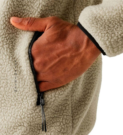 Dare 2b Camber fleece lining for men, soft white fleece material suitable for outdoor camping and hiking activities.