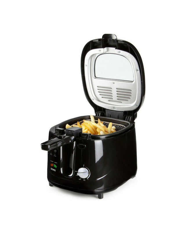 Black DOMO DO461FR deep fryer with 1800W power and 2.5L capacity, featuring a compact design for home cooking.