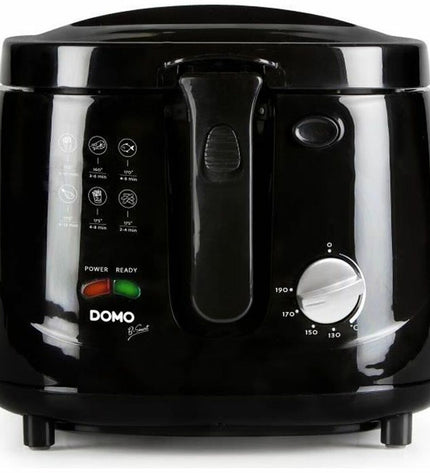 Black DOMO DO461FR deep fryer with 1800W power and 2.5L capacity, featuring a compact design for home cooking.