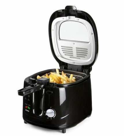 Black DOMO DO461FR deep fryer with 1800W power and 2.5L capacity, featuring a sleek design for home cooking.