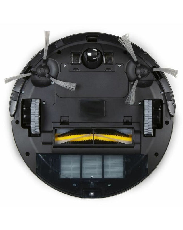 DOMO DO7293SN robot stofzuiger on hardwood floor, showcasing its sleek design and cleaning brushes in action.